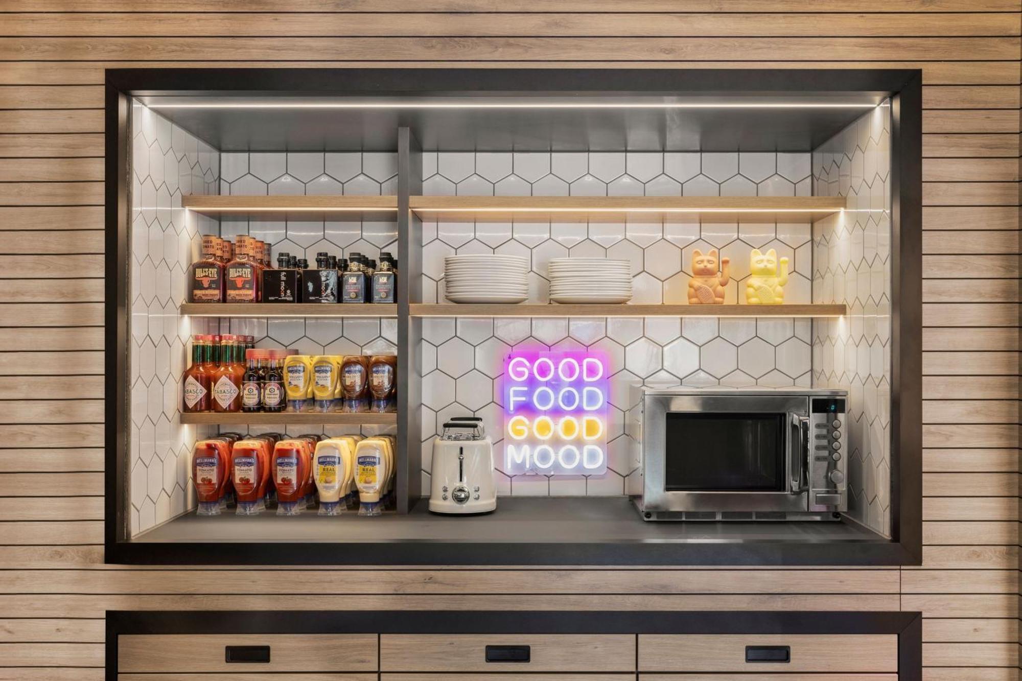 Moxy Vienna City East المظهر الخارجي الصورة